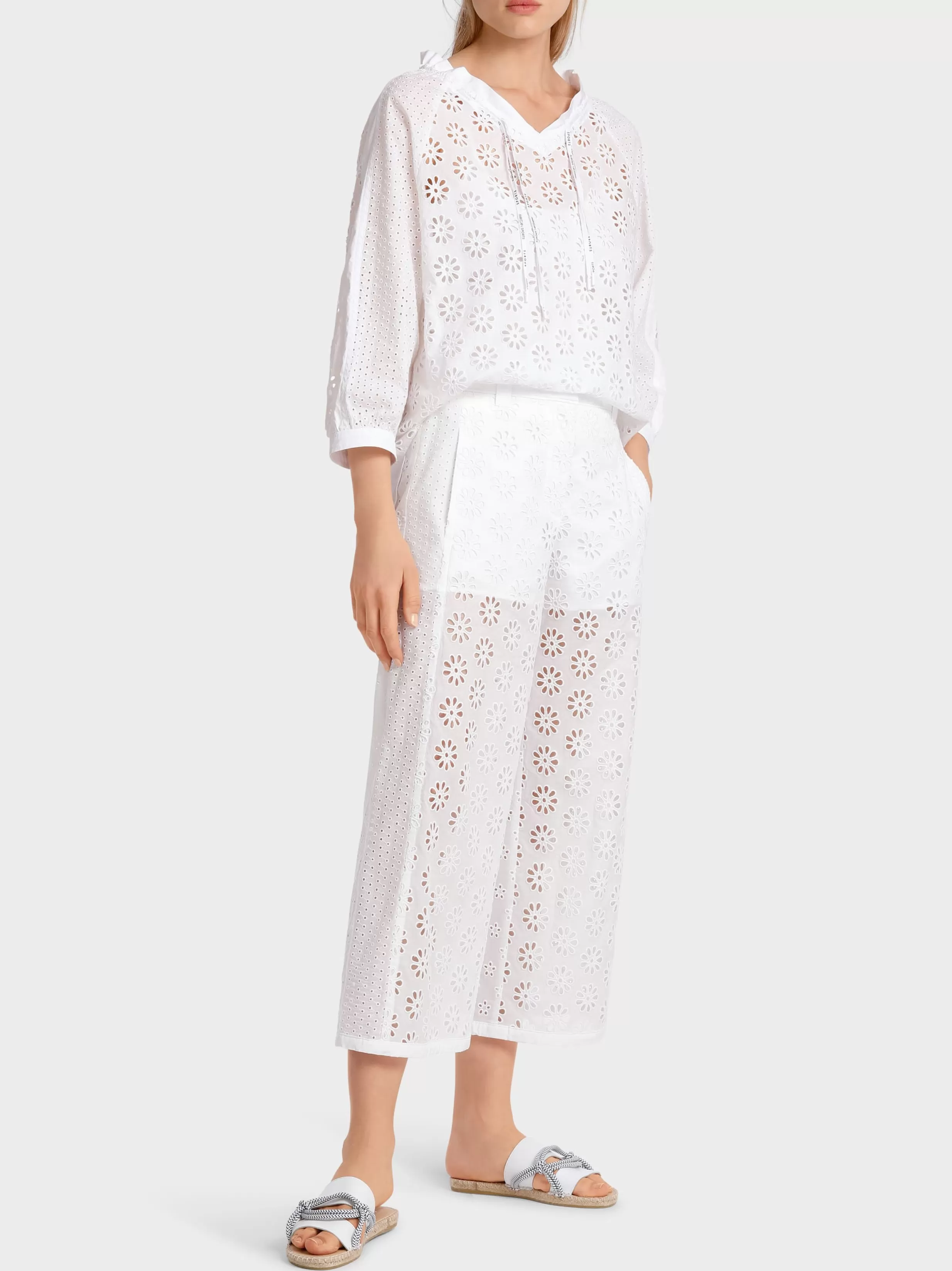 Shop Marc Cain Bluse mit Lochstickerei white