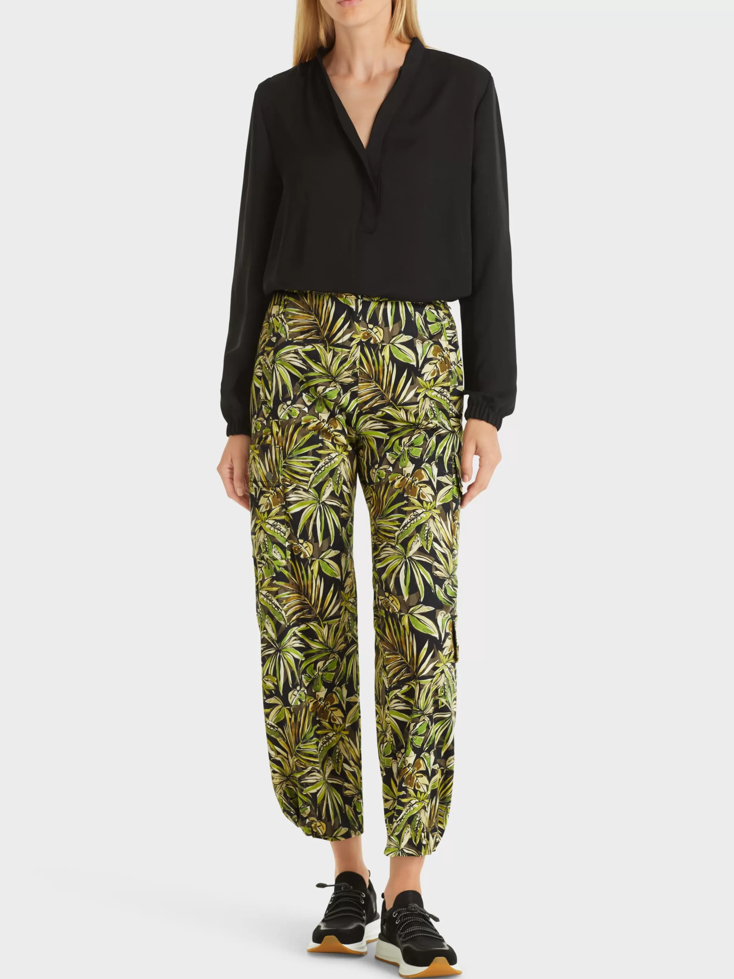 Clearance Marc Cain Cargohose RENTON mit floralem Print black