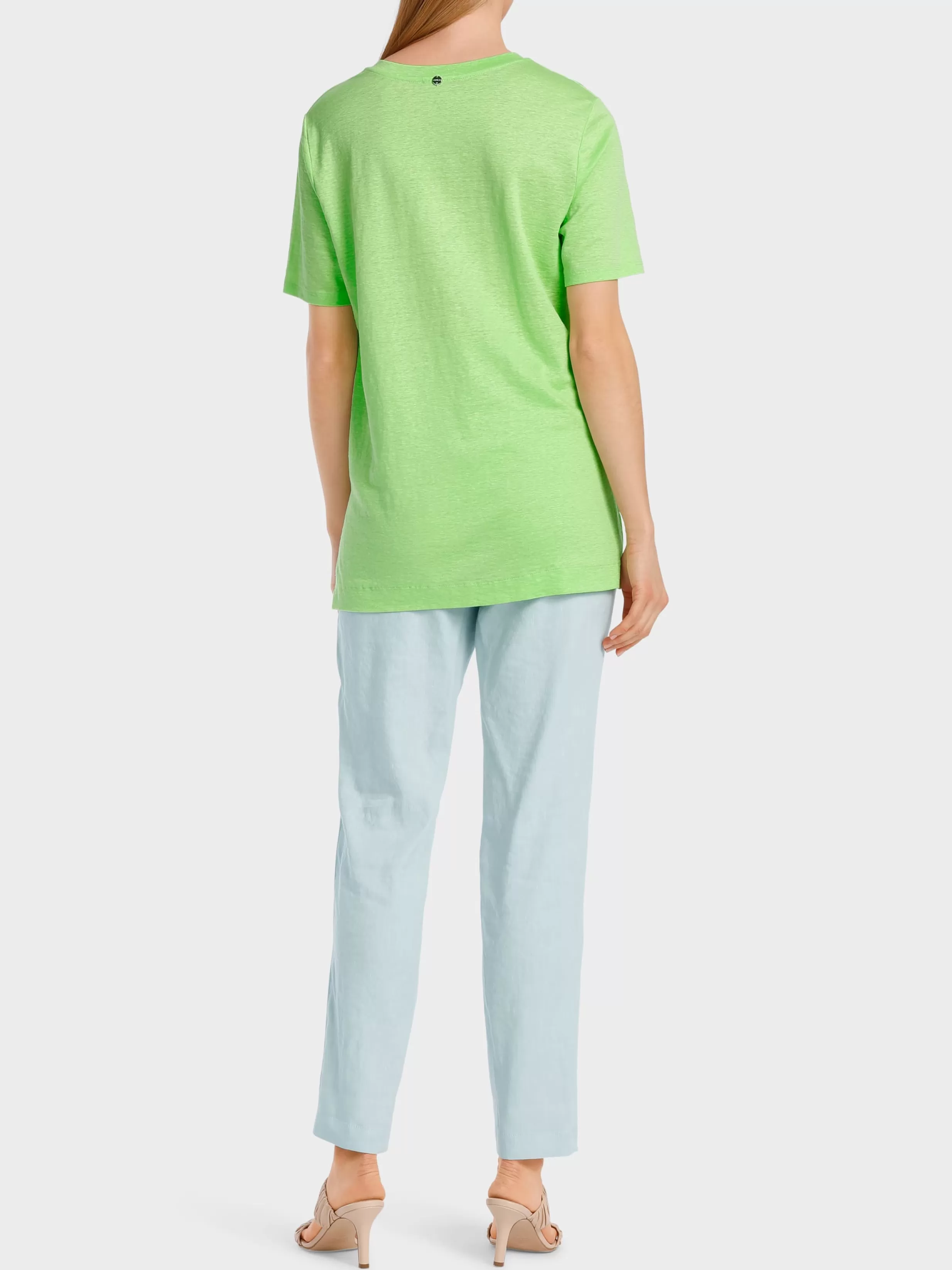 Store Marc Cain Feminines T-Shirt mit V-Ausschnitt light apple green