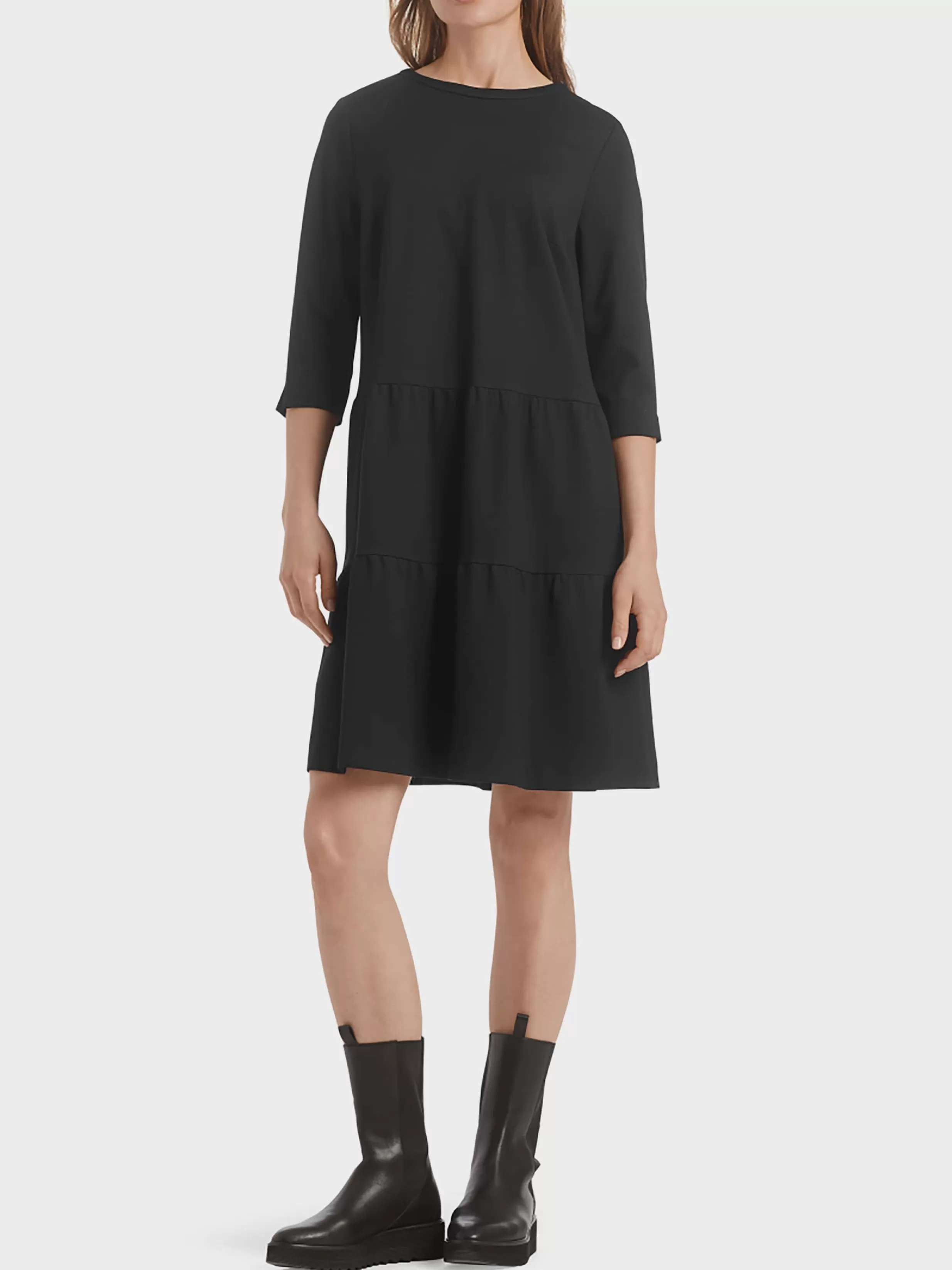 New Marc Cain Jerseykleid mit Stufenvolants black