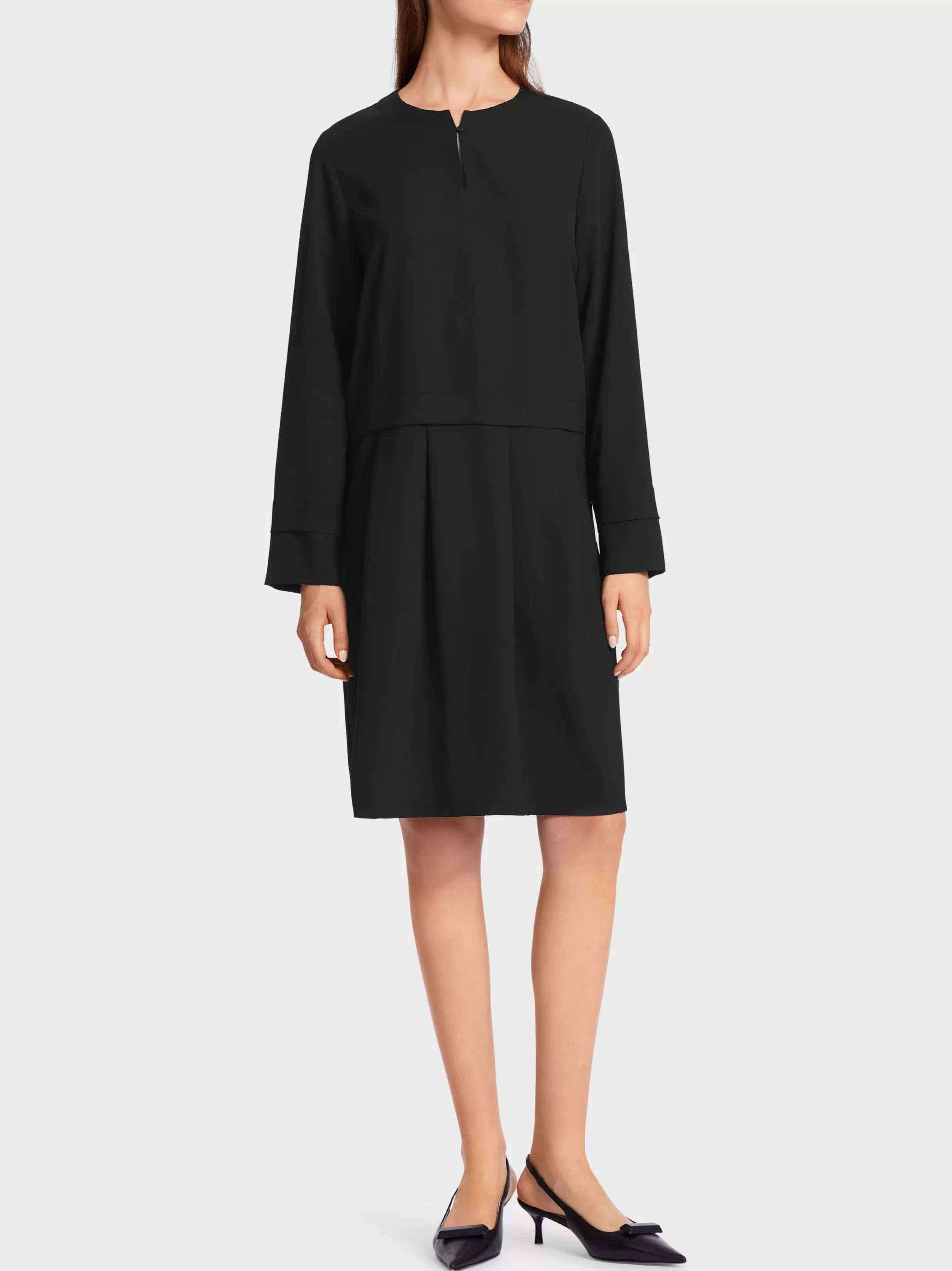 Cheap Marc Cain Kleid mit Faltenrock black