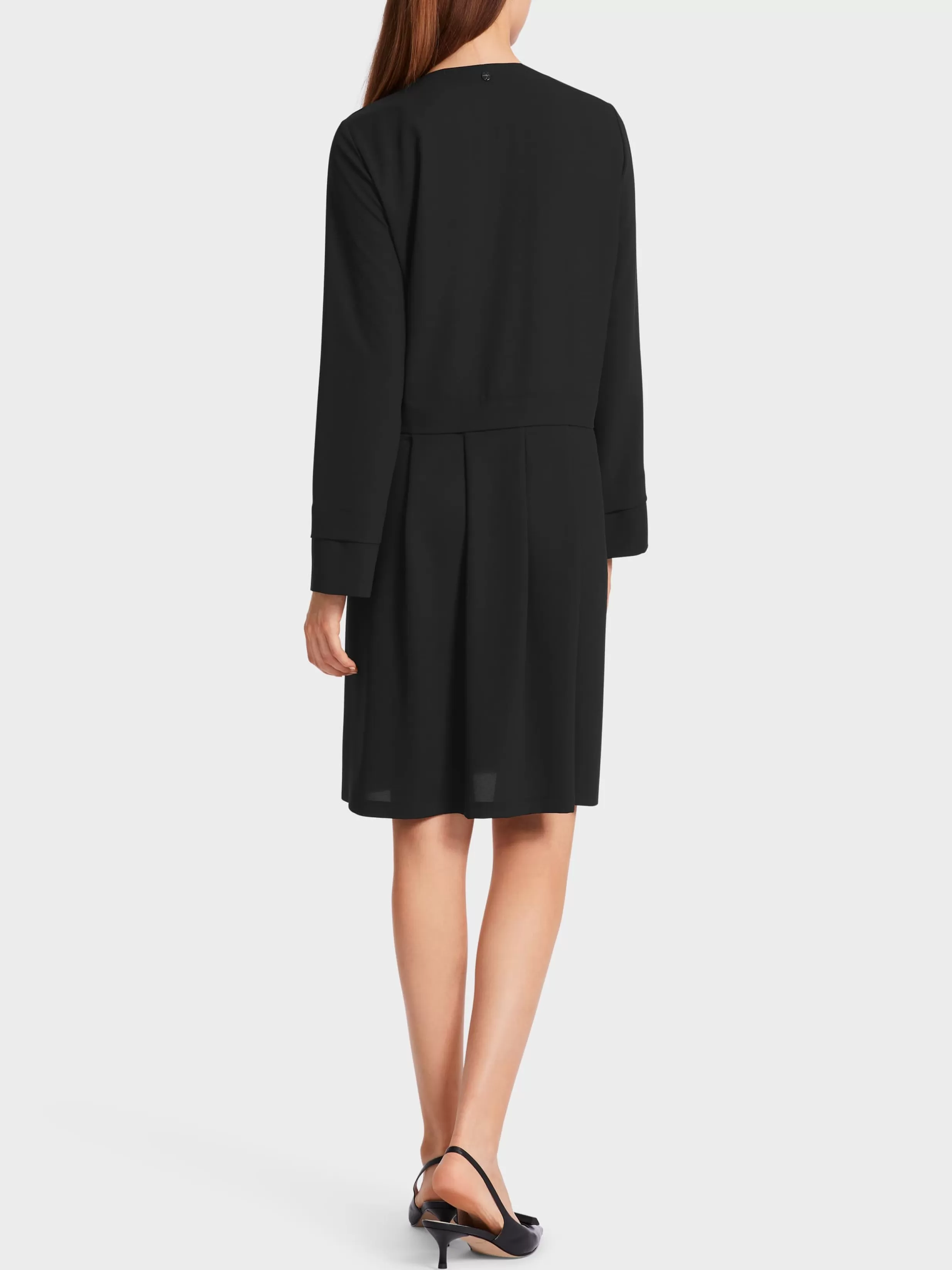 Cheap Marc Cain Kleid mit Faltenrock black