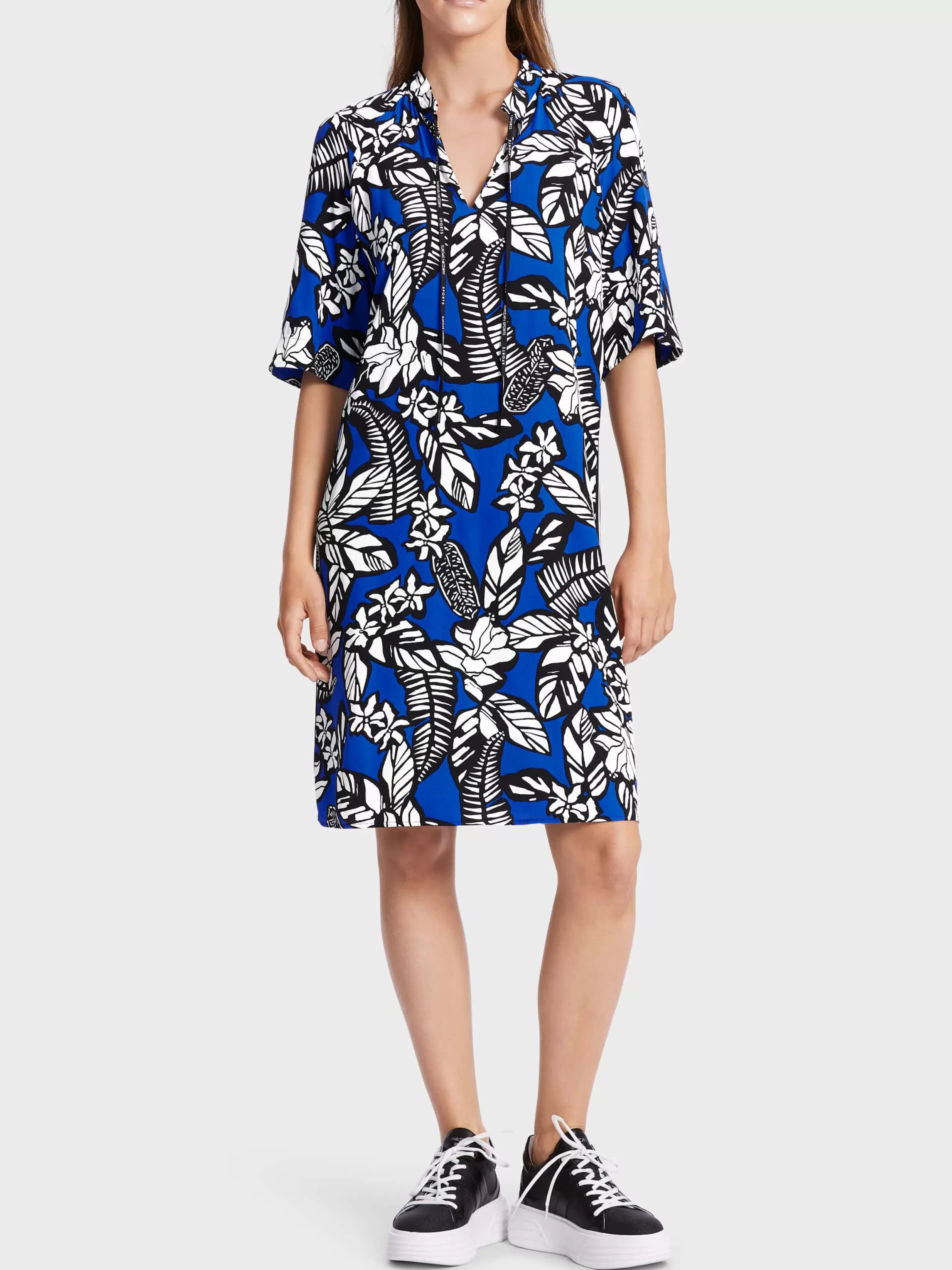 Discount Marc Cain Kleid mit Print "Rethink Together" bright royal blue