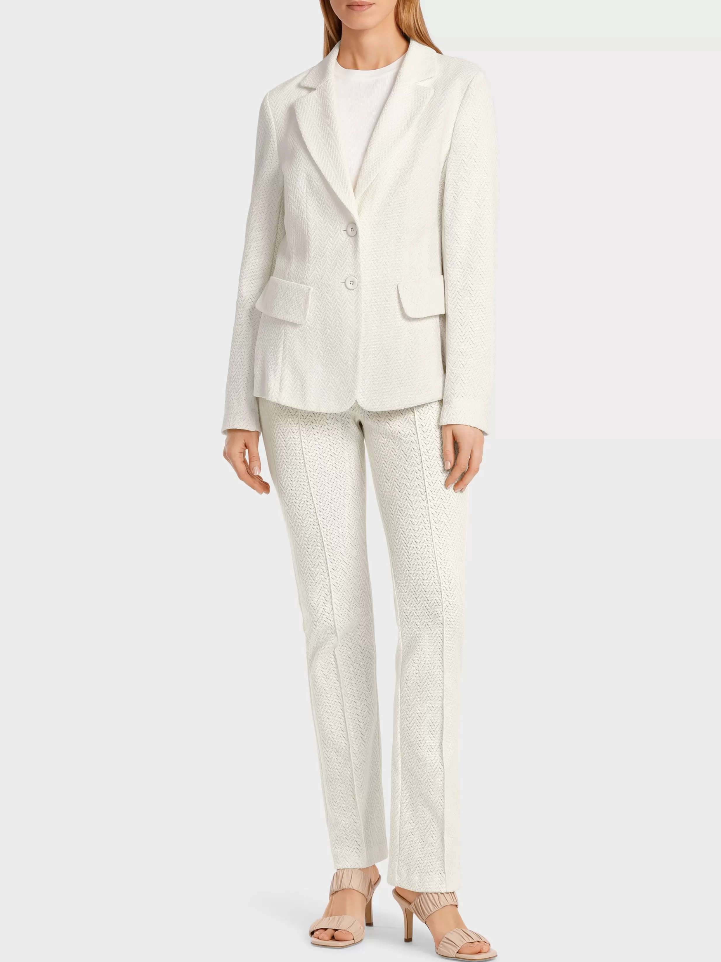 New Marc Cain Körpernaher Blazer aus Strick off-white