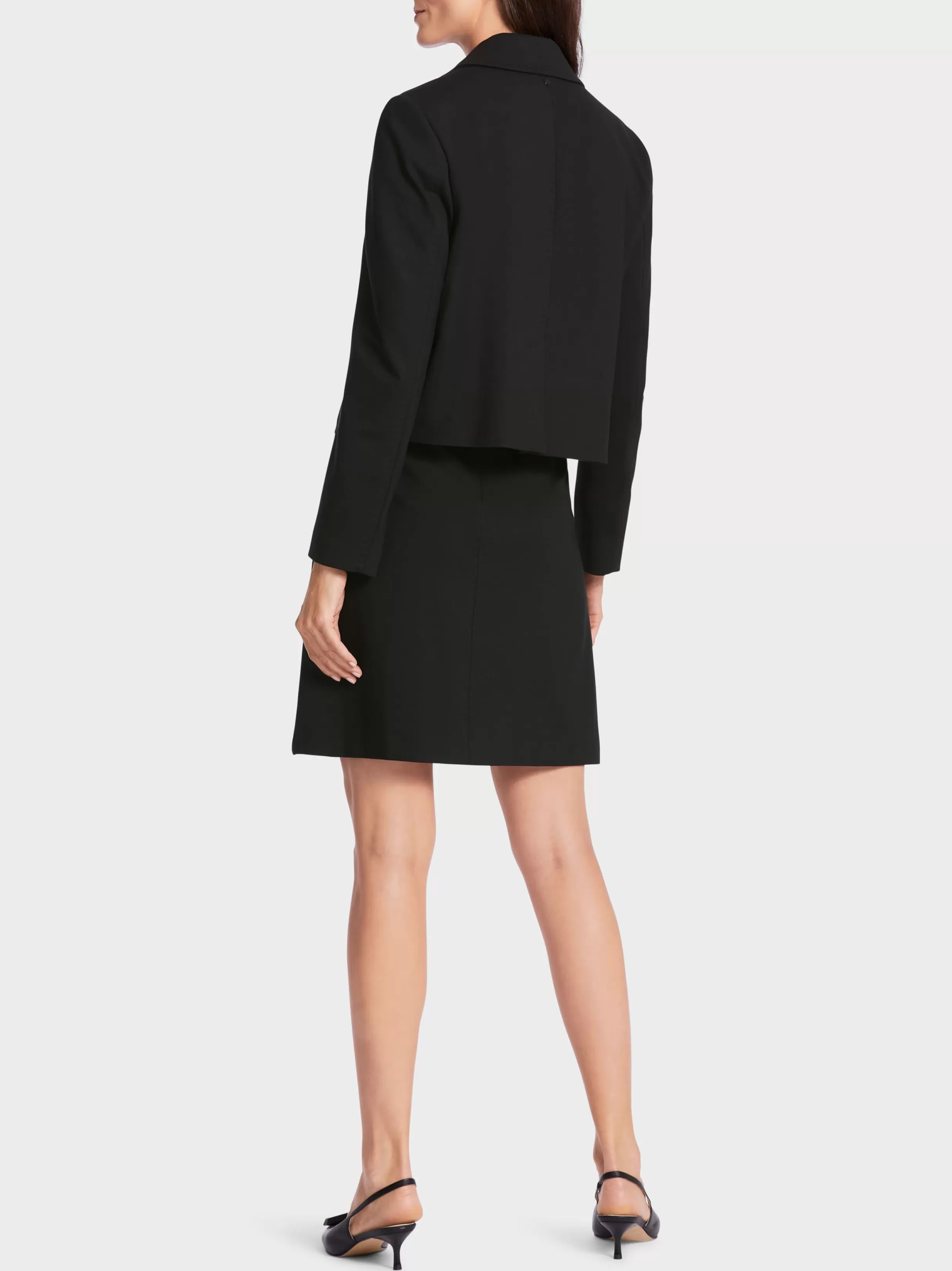 New Marc Cain Kurzer Blazer mit gesteppten Kanten black