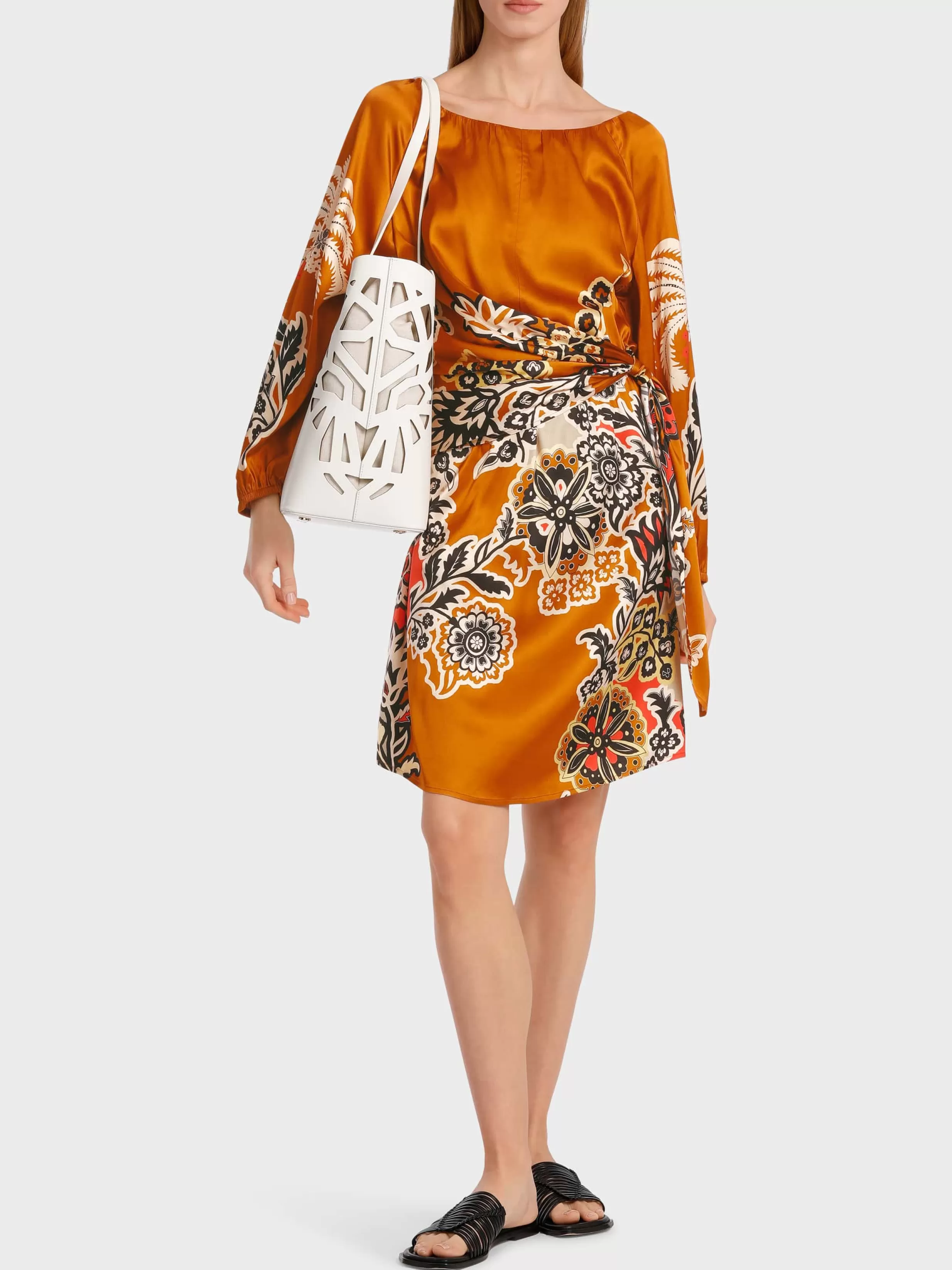 Shop Marc Cain Kurzes Kleid mit Wickeleffekt bright ochre