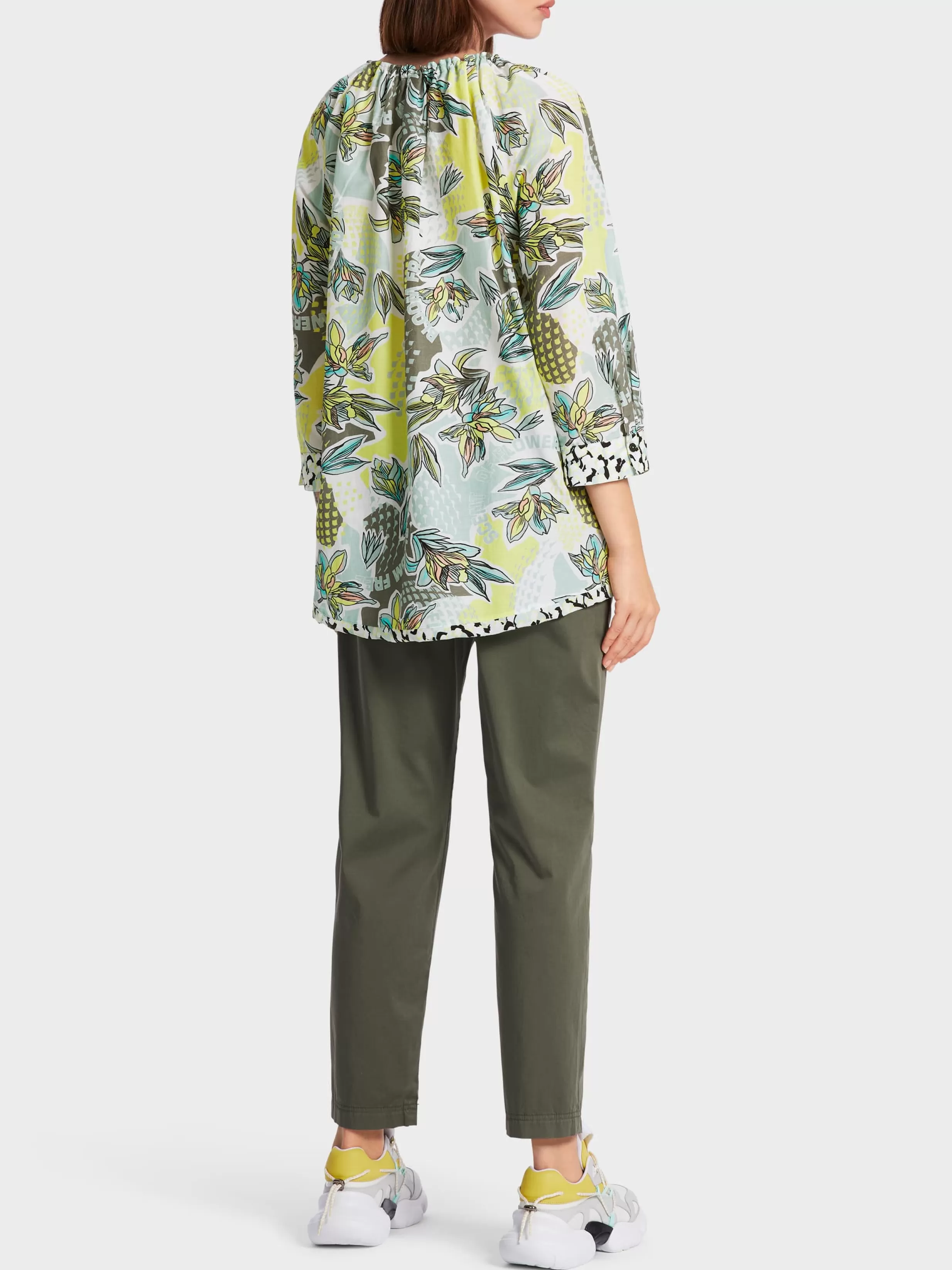 Store Marc Cain Lässige Raglanbluse mit Fantasy-Print soft sage