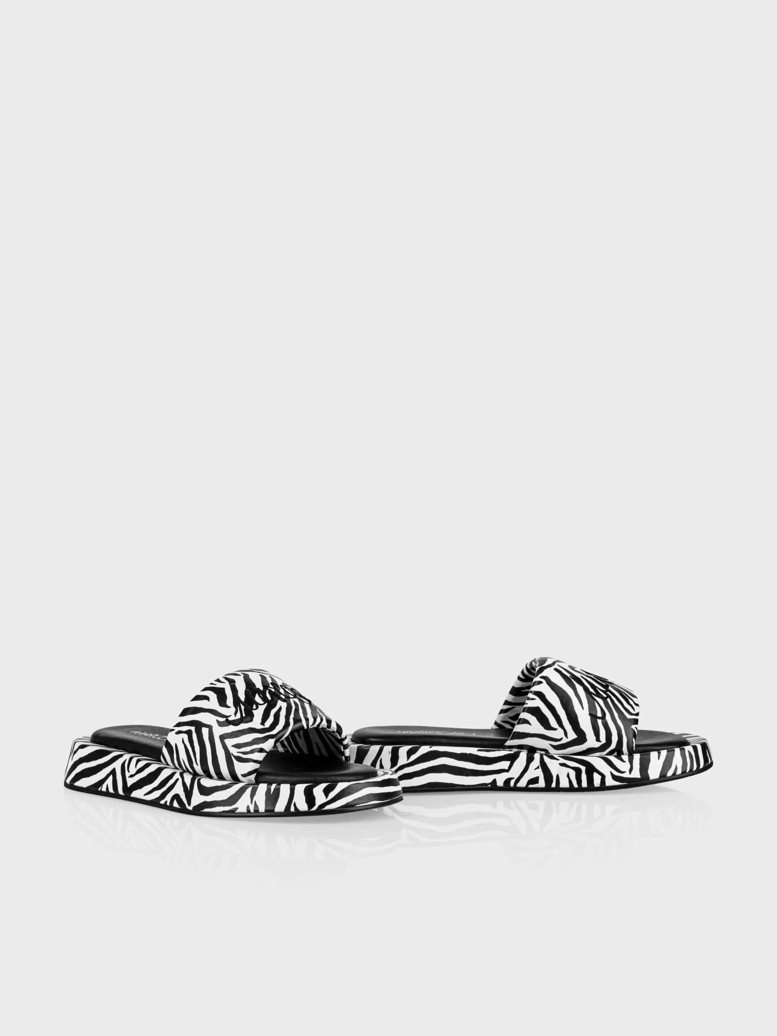 Flash Sale Marc Cain Mules mit Print white and black