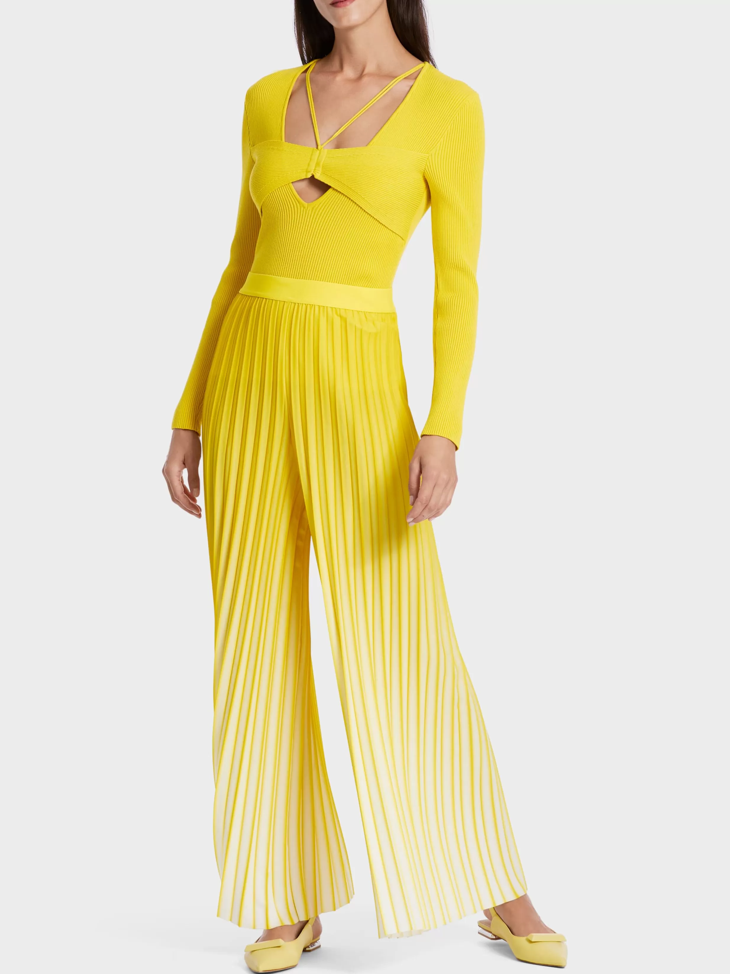 Shop Marc Cain Plissierte Hose WRAZA bright sulphur