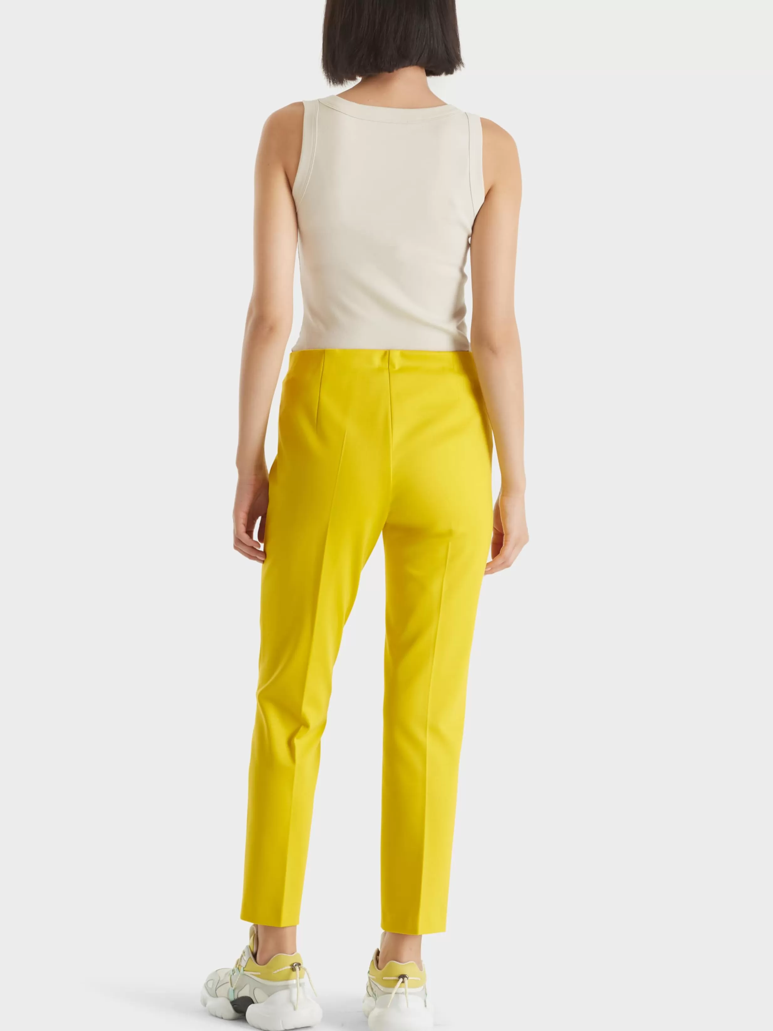 Store Marc Cain Schmal geschnittene Hose SYDNEY bright sulphur