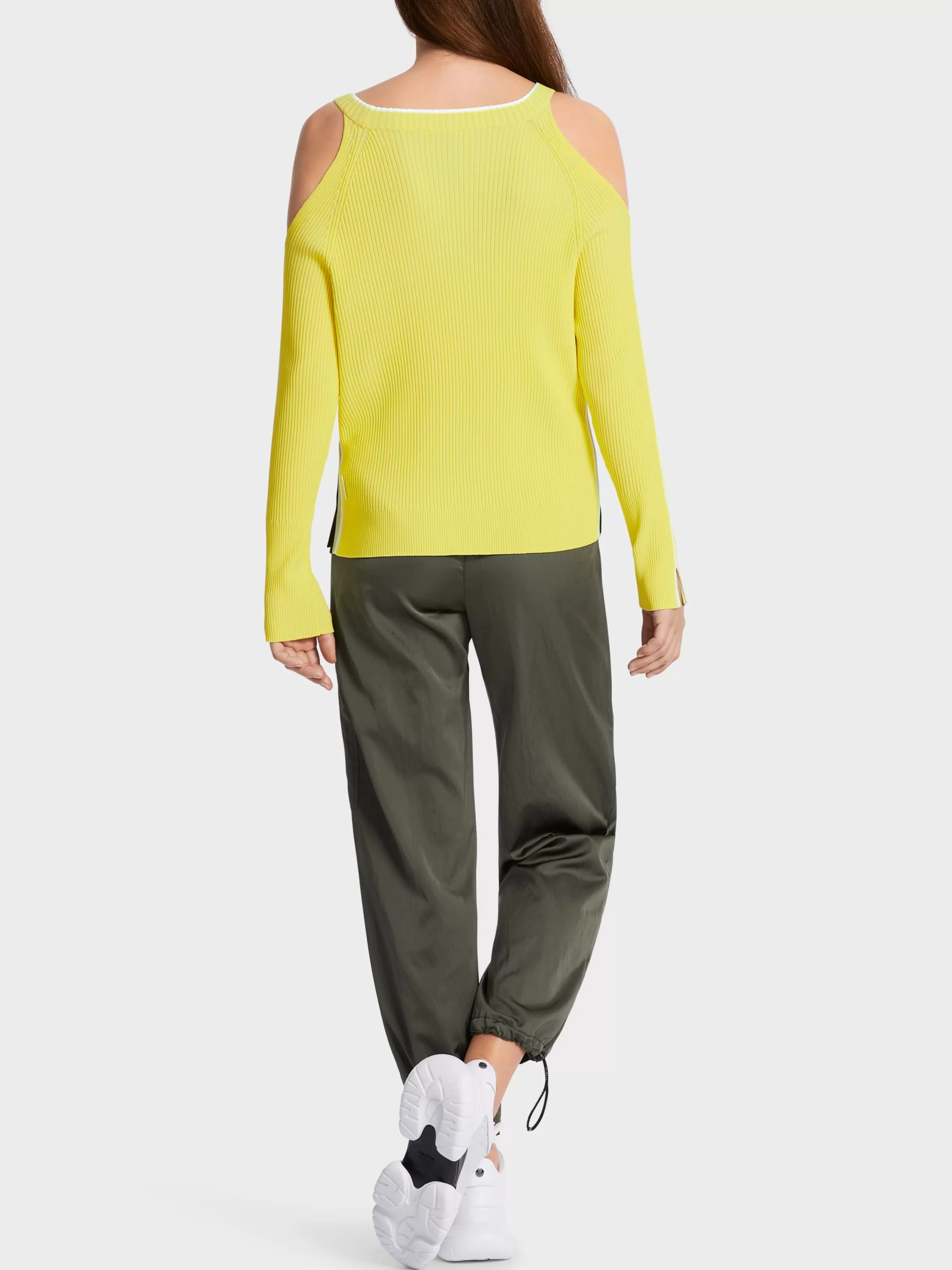 Shop Marc Cain Schulterfreier Sweater aus Viskose soft limeade